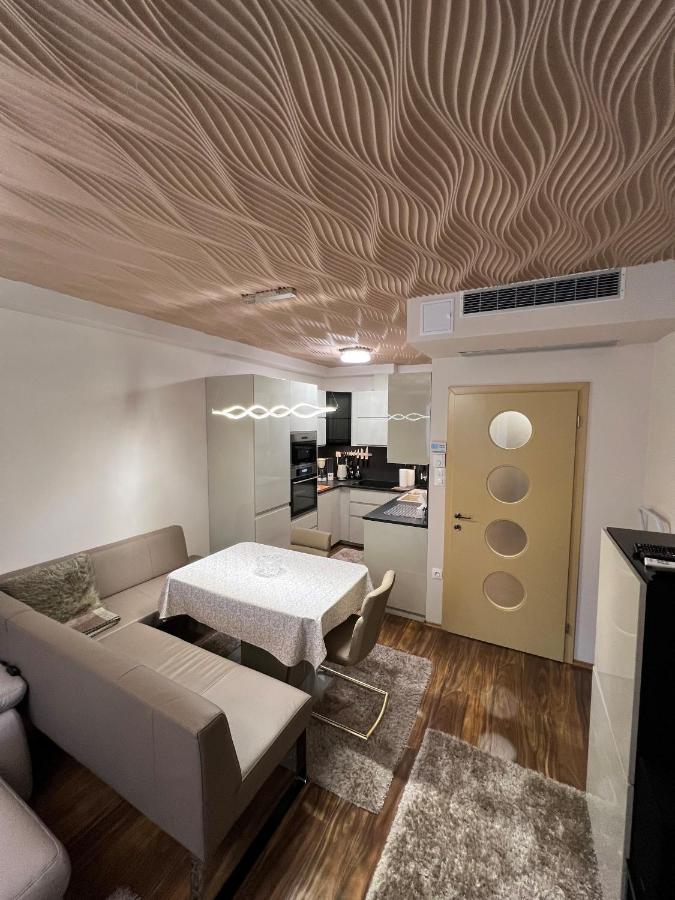 Parizsi Udvar Premium Apartman Apartment Debrecen Exterior photo